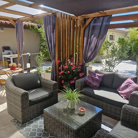 לינה וארוחת בוקר La Demeure Des Cedres & Spa 